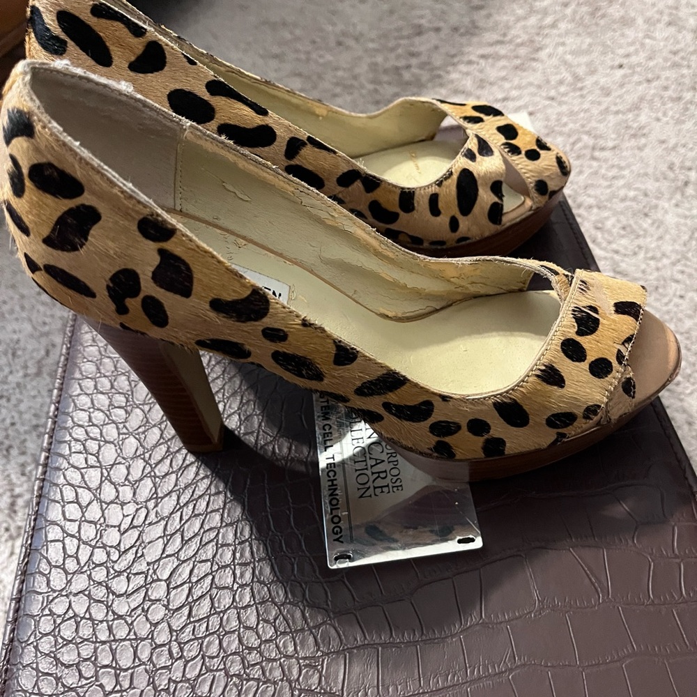 Authentic Leopard Pumps - Picture 4 of 5